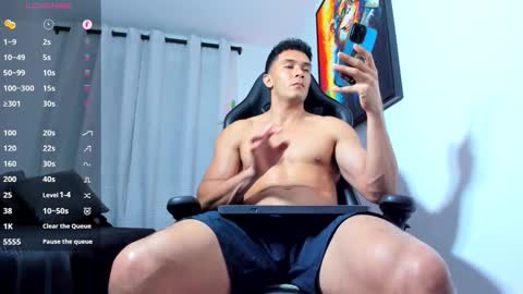 Snapshot of aronvillegas chatting on 10/09/25, 01:25 online show from 10/09/25, 01:25