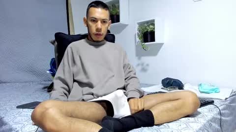 Snapshot of aronxx_ chatting on 02/10/25, 10:42 BLACK FRIDAY 55 OFF ON MY ONLYFANS. online show from 02/10/25, 10:42