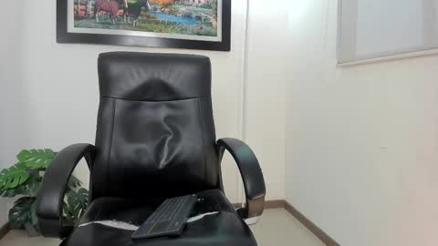   online show from 02/10/25, 11:02