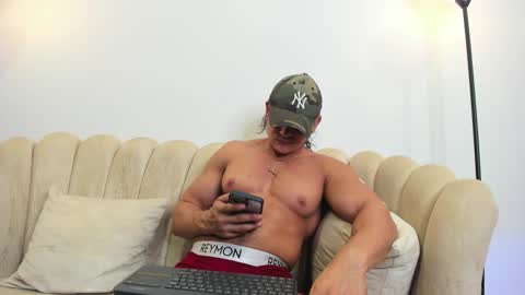   online show from 10/02/25, 01:01