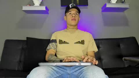 AROON HOT online show from 02/06/26, 12:08