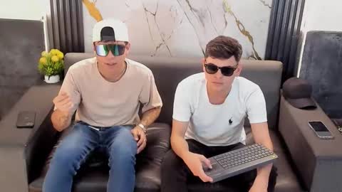 Aroon   online show from 04/11/26, 04:06