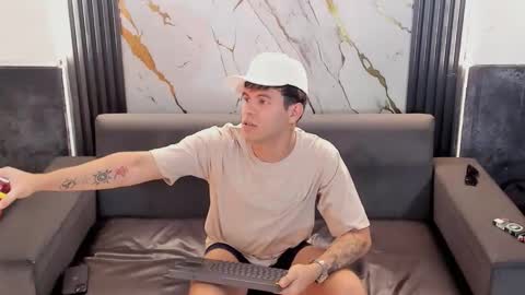 Aroon   online show from 04/11/26, 07:45