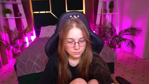 arrinawair online show from 11/11/25, 09:09