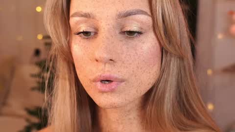 Snapshot of artease chatting on 12/22/24, 11:00 Arti Next Streams - online show from 12/22/24, 11:00