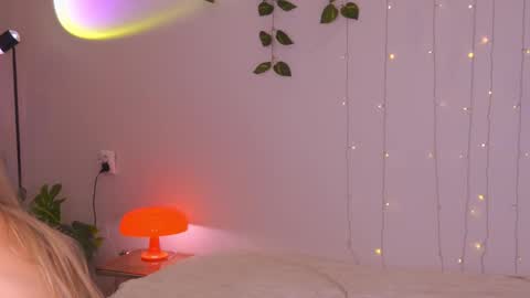 Snapshot of artease chatting on 09/19/25, 04:36 Arti Next Streams - online show from 09/19/25, 04:36