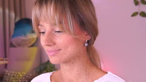 Snapshot of artease chatting on 09/27/25, 07:13 Arti Next Streams - online show from 09/27/25, 07:13