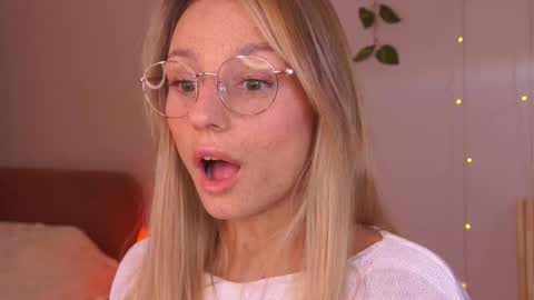 Snapshot of artease chatting on 11/30/25, 10:30 Arti Next Streams - online show from 11/30/25, 10:30