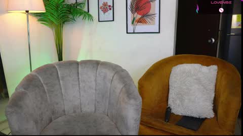 Snapshot of artechloe chatting on 02/23/25, 09:22 Chloe online show from 02/23/25, 09:22