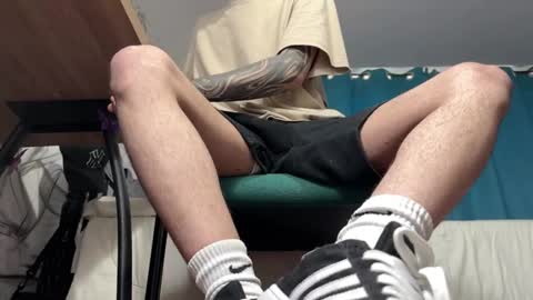 Snapshot of arteemiis chatting on 12/29/24, 10:23 online show from 12/29/24, 10:23