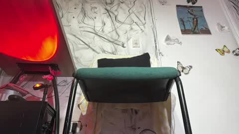 Snapshot of arteemiis chatting on 12/31/24, 12:25 online show from 12/31/24, 12:25