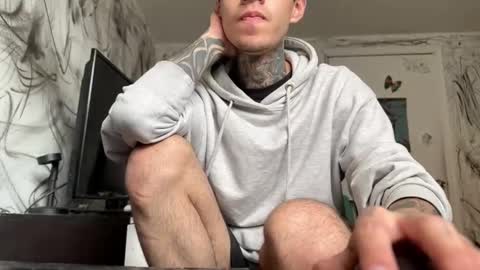 Snapshot of arteemiis chatting on 01/16/25, 10:02 online show from 01/16/25, 10:02