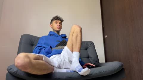 Snapshot of arteemiis chatting on 03/04/25, 03:15 online show from 03/04/25, 03:15