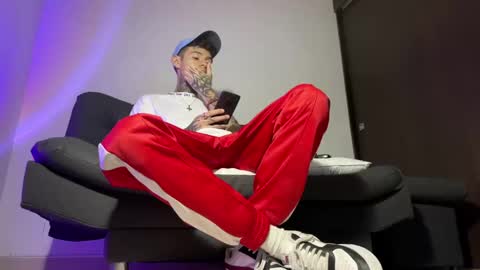 Snapshot of arteemiis chatting on 03/12/25, 12:10 online show from 03/12/25, 12:10