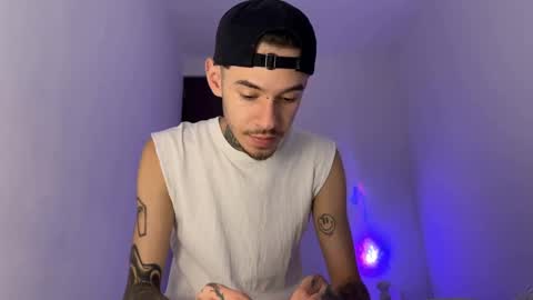 Snapshot of arteemiis chatting on 09/11/25, 12:44 online show from 09/11/25, 12:44