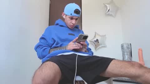 Snapshot of arteemiis chatting on 09/12/25, 09:31 online show from 09/12/25, 09:31