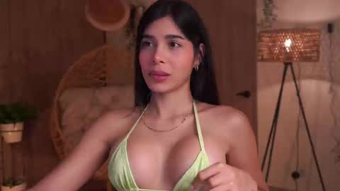 Snapshot of artemia_ chatting on 09/13/25, 03:06 Amanda online show from 09/13/25, 03:06