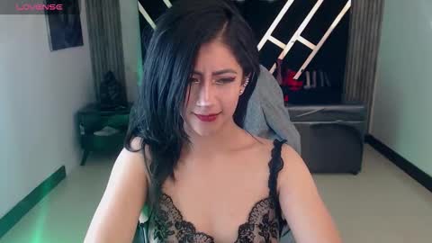 Snapshot of artemisa_ch1 chatting on 11/21/25, 04:00 ARTEMISA online show from 11/21/25, 04:00