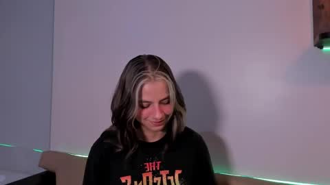 Snapshot of artemisablake chatting on 12/19/24, 12:02 artemisablake online show from 12/19/24, 12:02