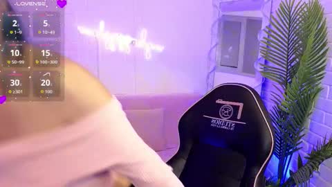 artemiss_tay online show from 09/30/25, 07:41