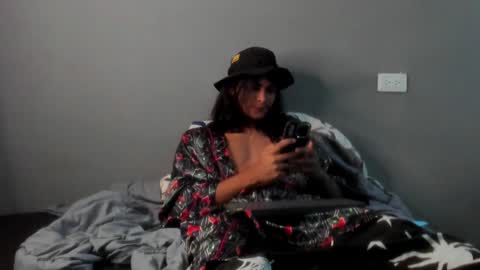 I AM HERE online show from 02/07/25, 04:06