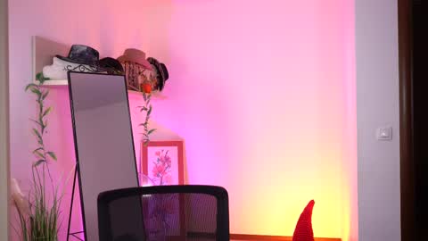 Amalia online show from 03/06/25, 01:37