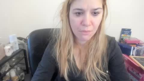 Snapshot of artsyandcraftsy_ chatting on 02/16/26, 10:33 MIA online show from 02/16/26, 10:33