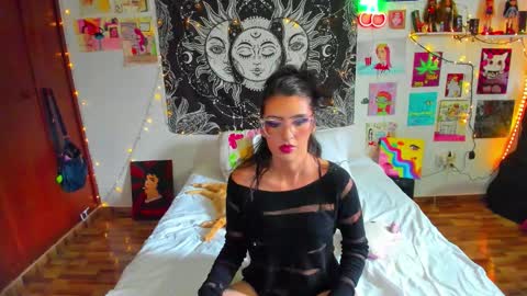 Isabella Cherry online show from 03/18/26, 09:40