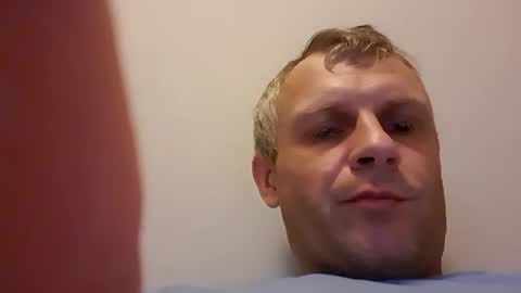 Snapshot of arturporshe69 chatting on 11/30/25, 04:44 arturporshe69 online show from 11/30/25, 04:44