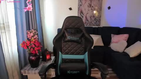 hellen online show from 01/15/25, 03:39