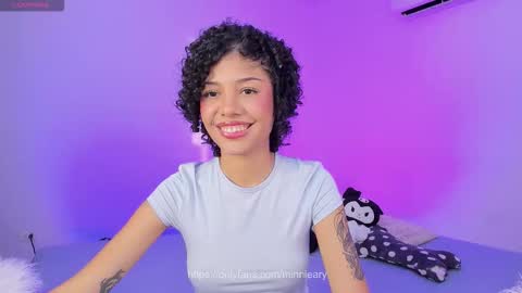 Snapshot of ary_and_kel chatting on 11/18/25, 09:52 Ariana and Kelsieh online show from 11/18/25, 09:52