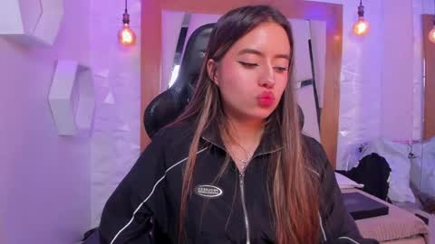 Snapshot of ary_cooper_ chatting on 10/27/25, 12:42 Ary Cooper online show from 10/27/25, 12:42