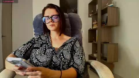 Snapshot of arya_starkw chatting on 11/08/25, 03:01 Ary 3 online show from 11/08/25, 03:01