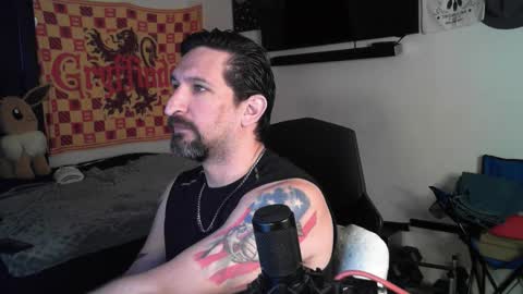 devilPup75 online show from 10/25/25, 08:14