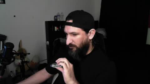 Snapshot of asanator101 chatting on 05/18/26, 07:47 devilPup75 online show from 05/18/26, 07:47