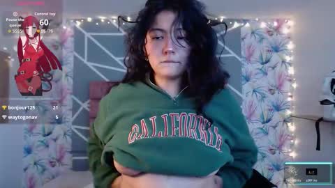 Saray online show from 11/12/25, 07:46