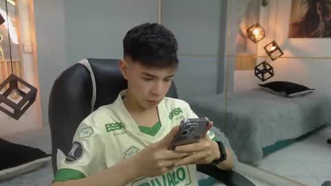 Snapshot of ash_kai chatting on 07/08/26, 10:25 ash_kai online show from 07/08/26, 10:25