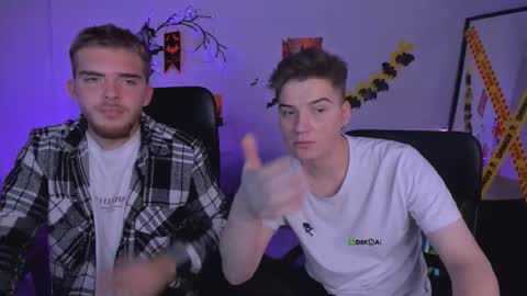 Snapshot of ash_raven_ chatting on 11/02/25, 08:11 ash_raven_ online show from 11/02/25, 08:11