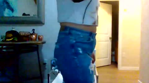 Ashton online show from 11/19/25, 08:25