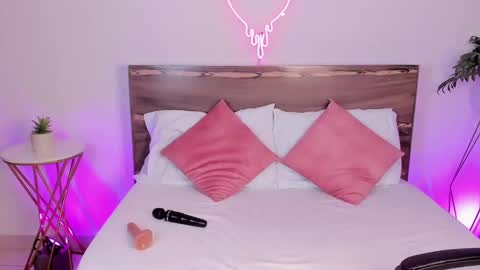 ASHLEY online show from 02/22/25, 05:24