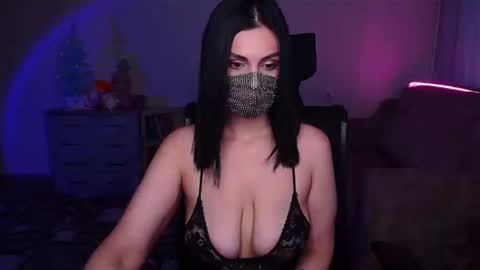   Yasmina   online show from 01/06/25, 04:47