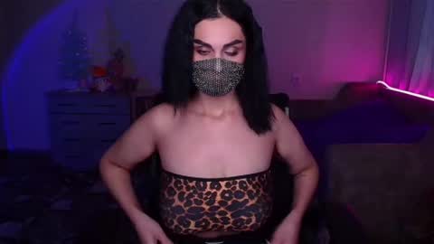   Yasmina   online show from 01/12/25, 08:14