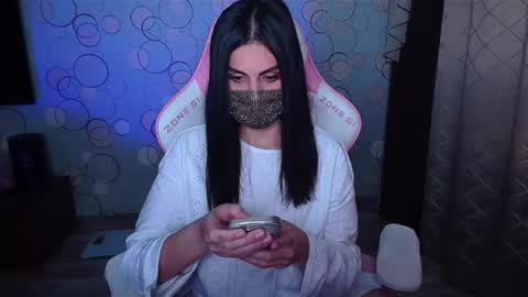   Yasmina   online show from 09/18/25, 03:08