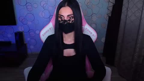   Yasmina   online show from 11/25/25, 07:52