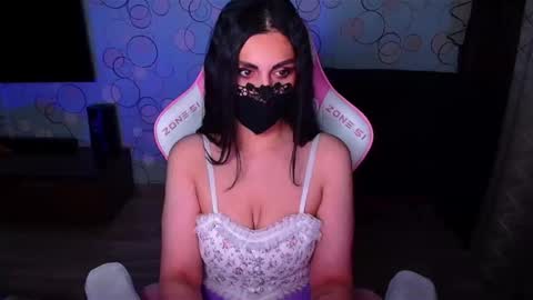   Yasmina   online show from 12/02/25, 04:40