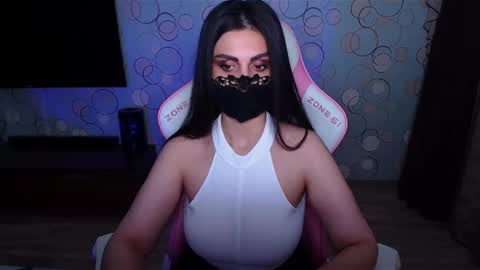   Yasmina   online show from 06/05/26, 07:36