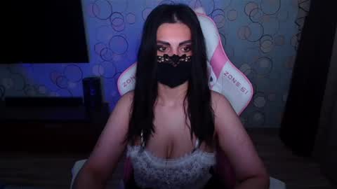 Snapshot of ashley__cooper__ chatting on 06/19/26, 03:33 Yasmina online show from 06/19/26, 03:33