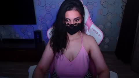 Snapshot of ashley__cooper__ chatting on 06/23/26, 05:05 Yasmina online show from 06/23/26, 05:05
