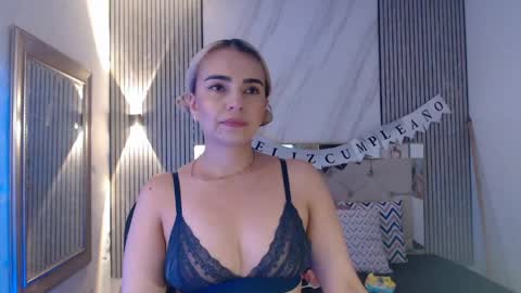 ashley__tylor online show from 04/28/26, 08:25