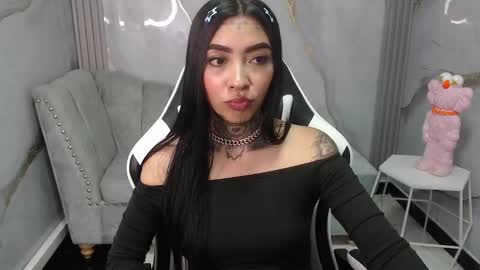 Snapshot of ashley_blum_v chatting on 10/03/25, 08:28 ashley_blum_v online show from 10/03/25, 08:28